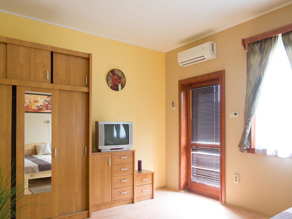Aqua Apartman Gyula Pokój zdjęcie
